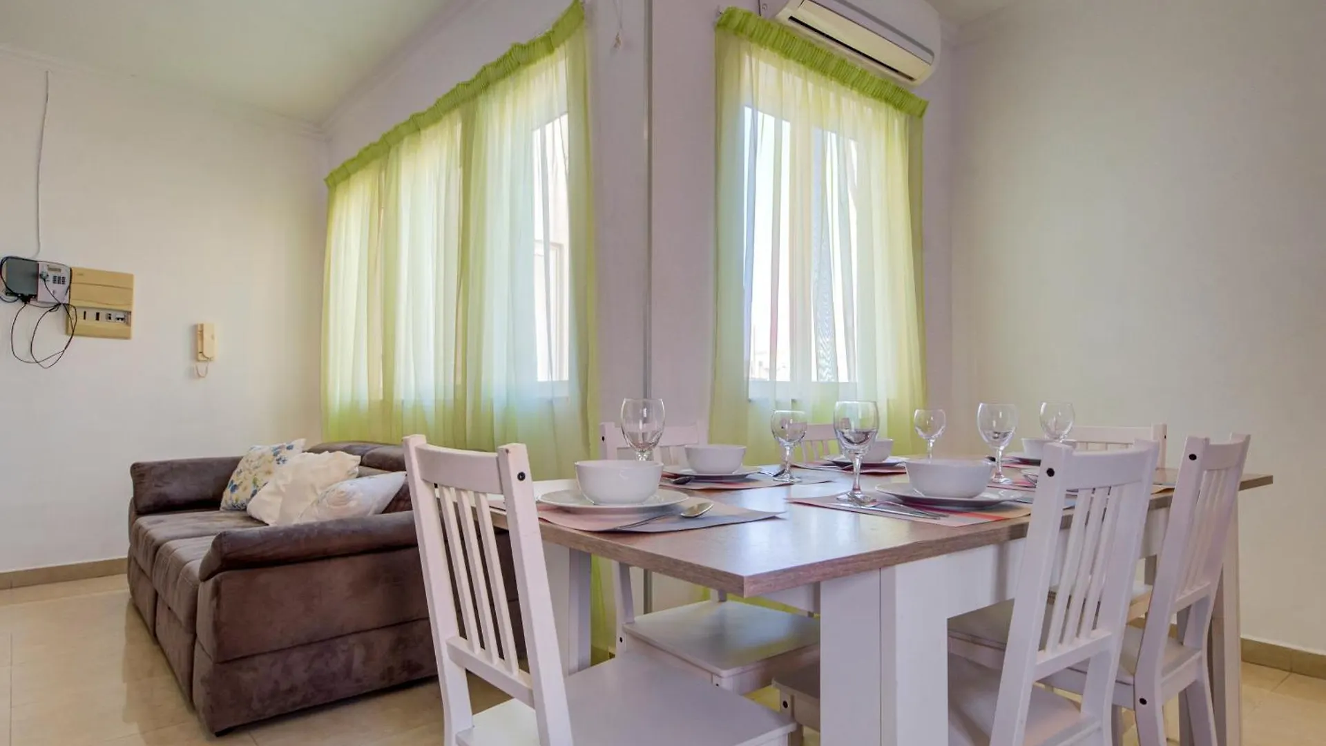St Julian'S Unique 3-Bedroom Apartments Sleeps 9-10 Saint Julian's 0*,  Malta